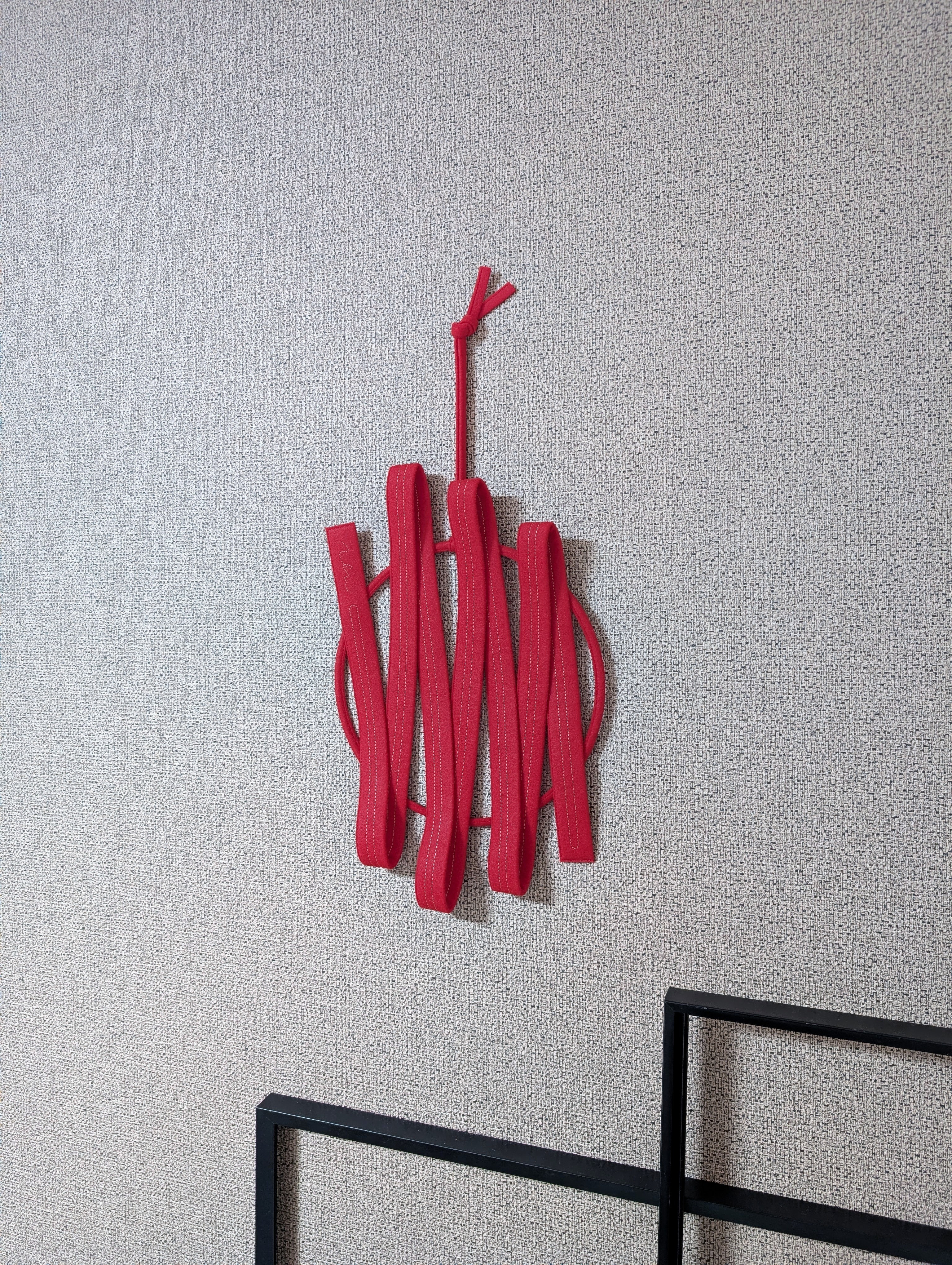 《受注制作》"unusual"「アンユージュアル」レッド ★ウォールデコ リース 壁飾り 壁掛け フェルト