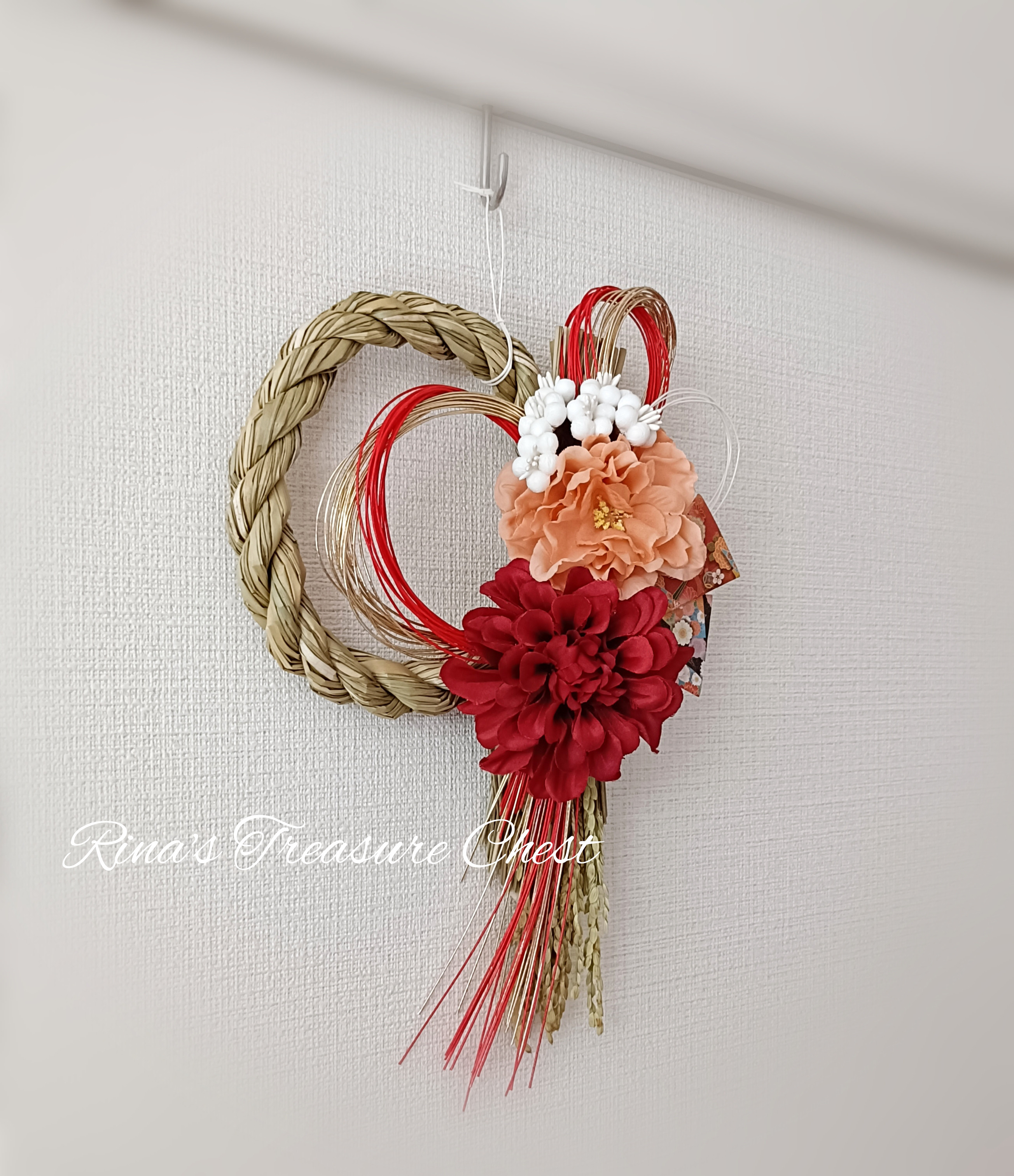 しめ飾り ♡　明るい年になりますように！！！というイメージでお作りいたしました✨️