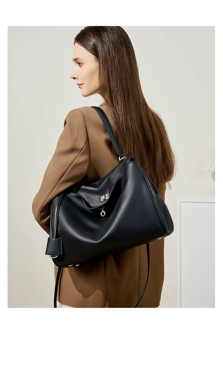 斜め掛けバッグ クーリエバッグ 肩掛 けカジュアル レディース パッチワーク ファー ボア 通勤 ミニトート キャメル