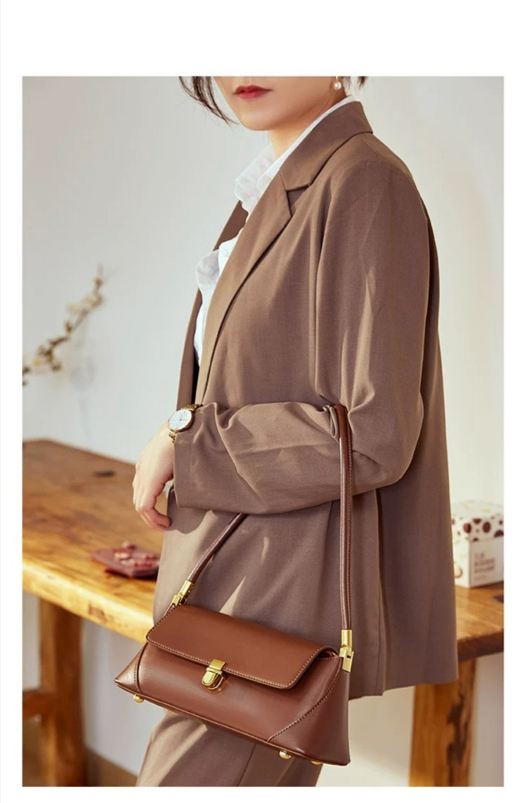 斜め掛けバッグ クーリエバッグ 肩掛 けカジュアル レディース パッチワーク ファー ボア 通勤 ミニトート キャメル