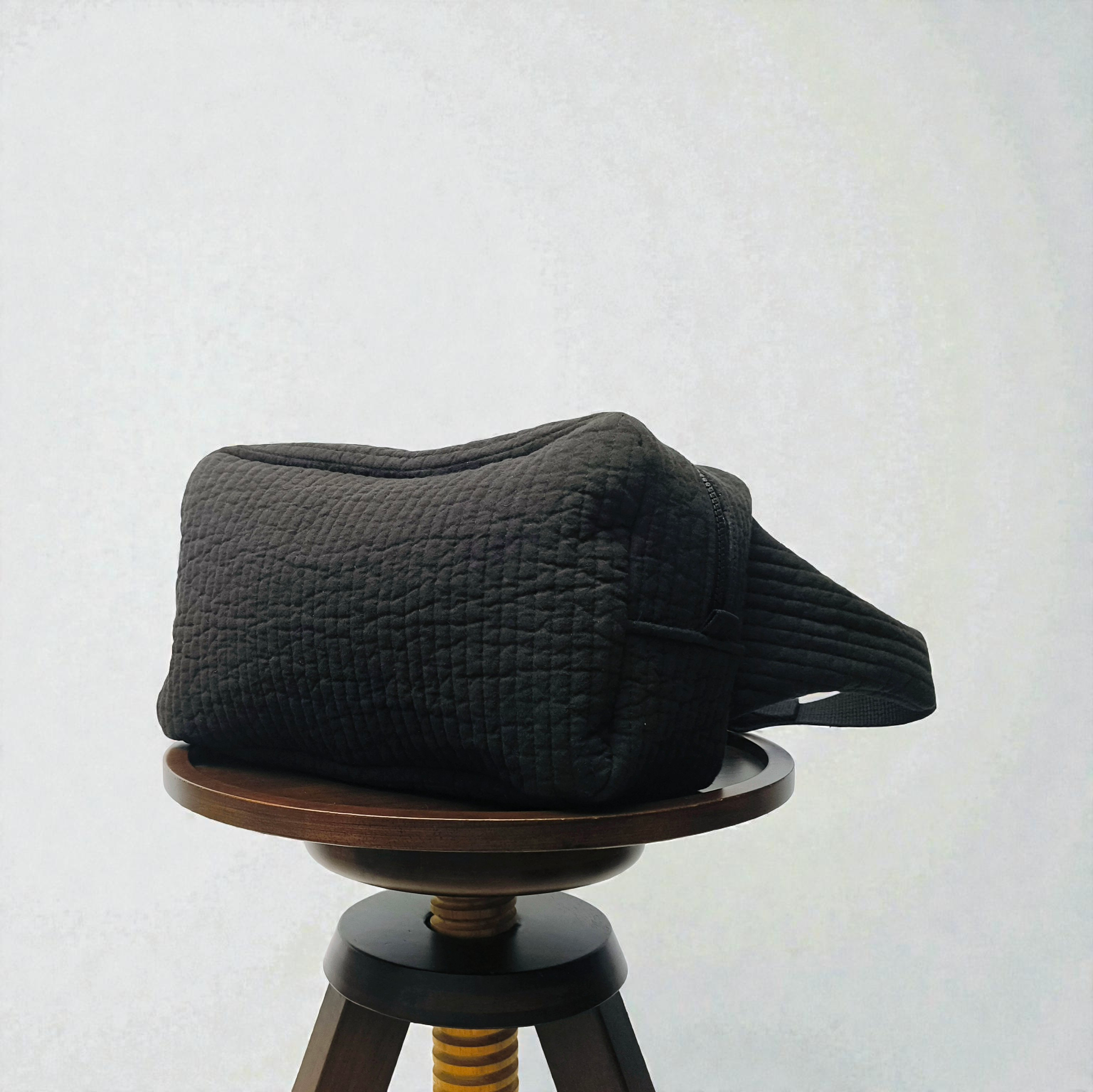 simple body bag【ブラック】- イブルキルト × 帆布  -