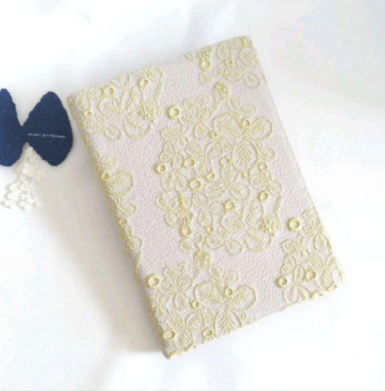 【現品ラスト】ブックカバー sometimes lucky ミナペルホネン