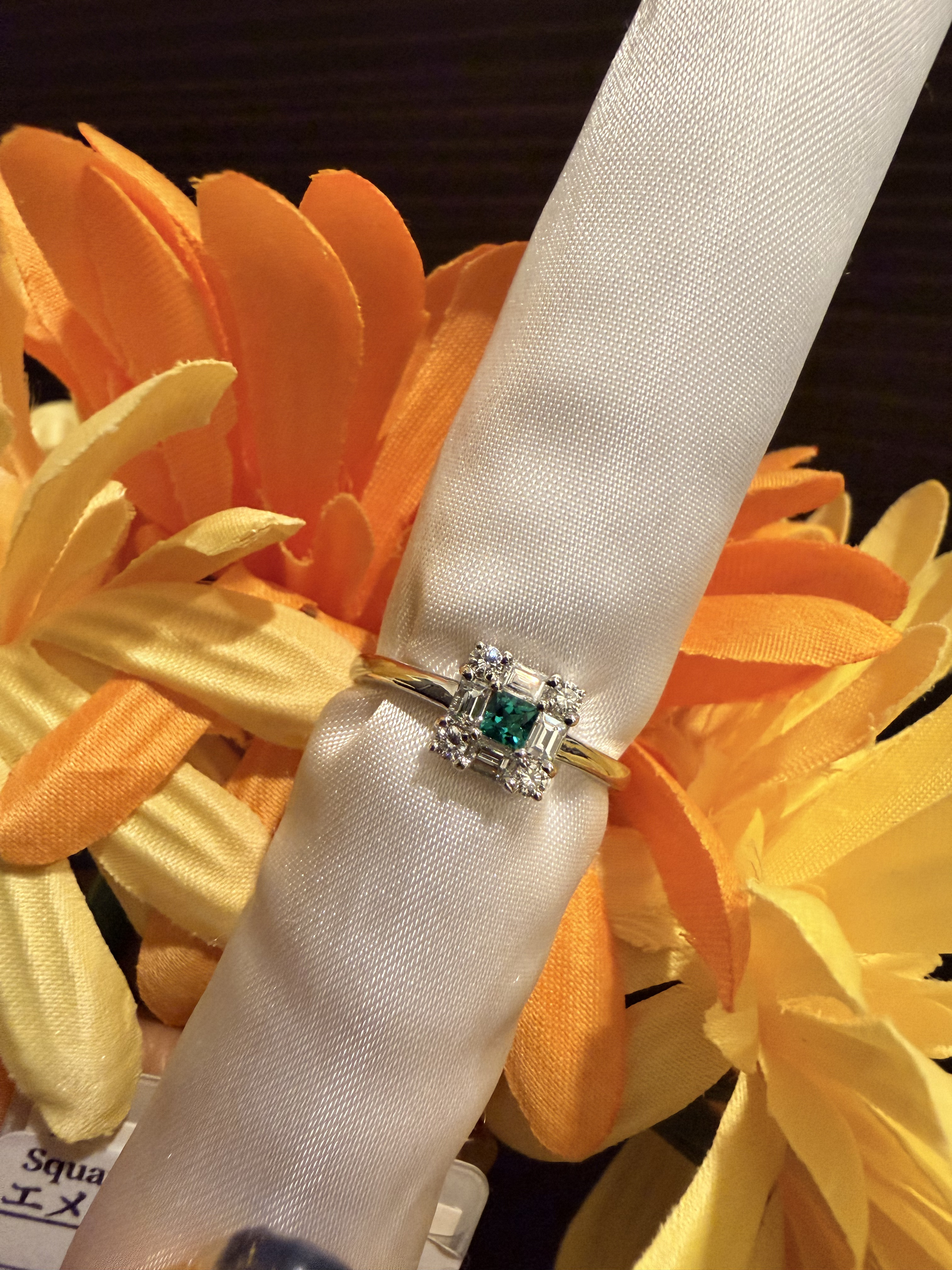 エメラルド0.07ct x ダイヤモンド0.32ct エメラルドリング