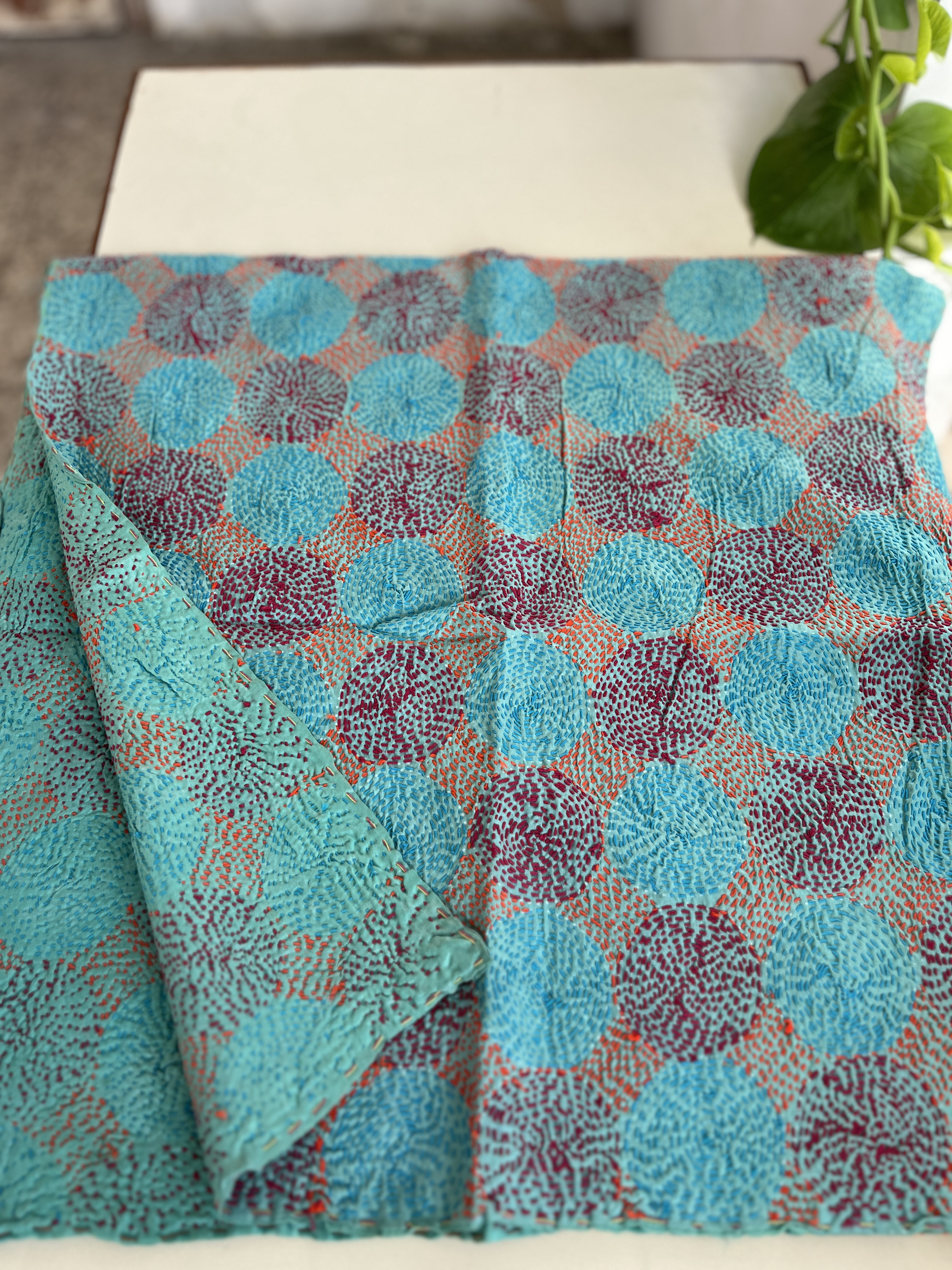 【インド】オールドサリー　カンタ刺繍　リバーシブルストール　マルチカバー  Small2