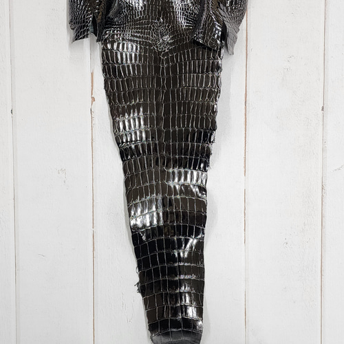ワニ革 クロコ グレージング仕上げ 黒 No.C009144 その他素材