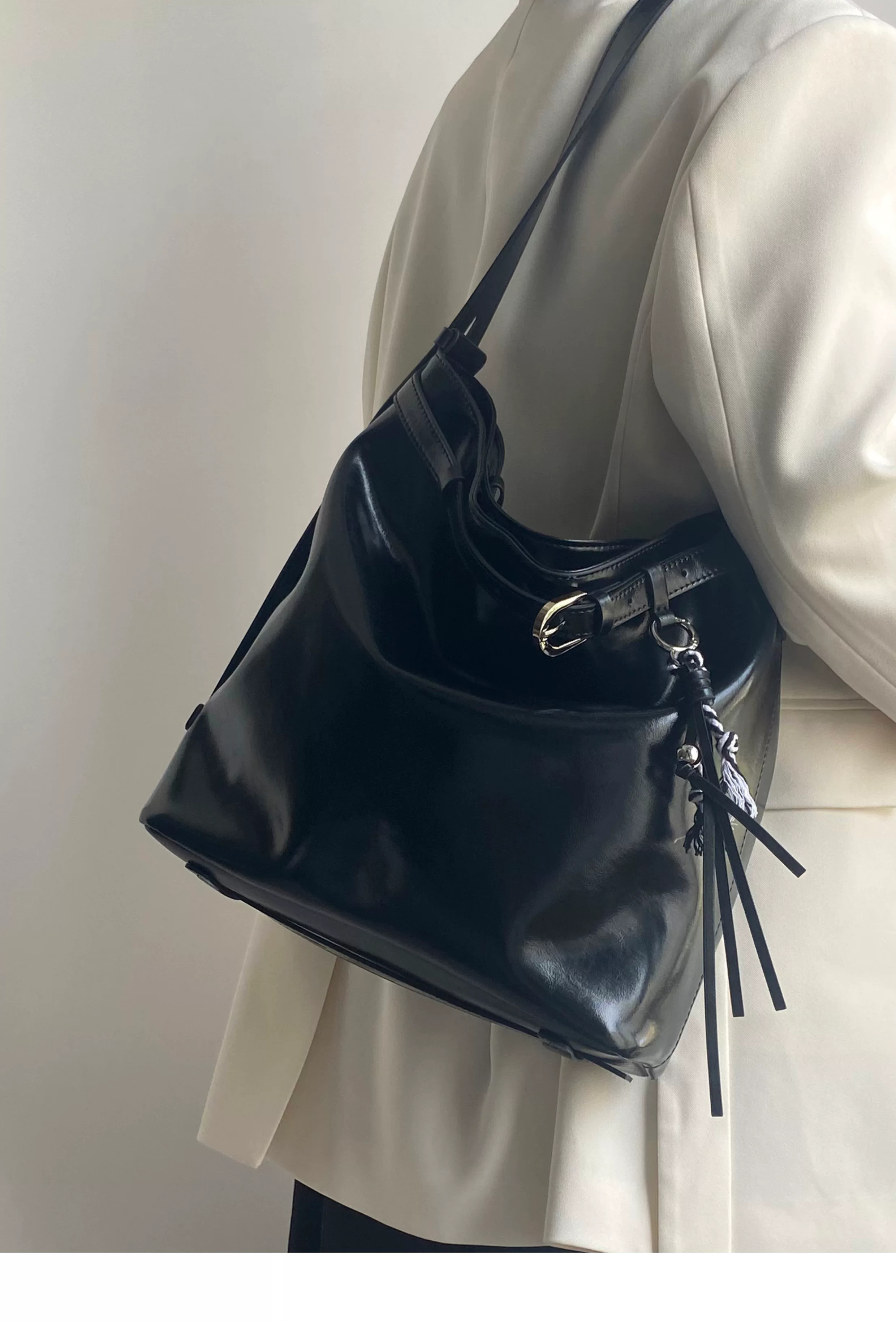 斜め掛けバッグ クーリエバッグ 肩掛 けカジュアル レディース パッチワーク ファー ボア 通勤 ミニトート キャメル