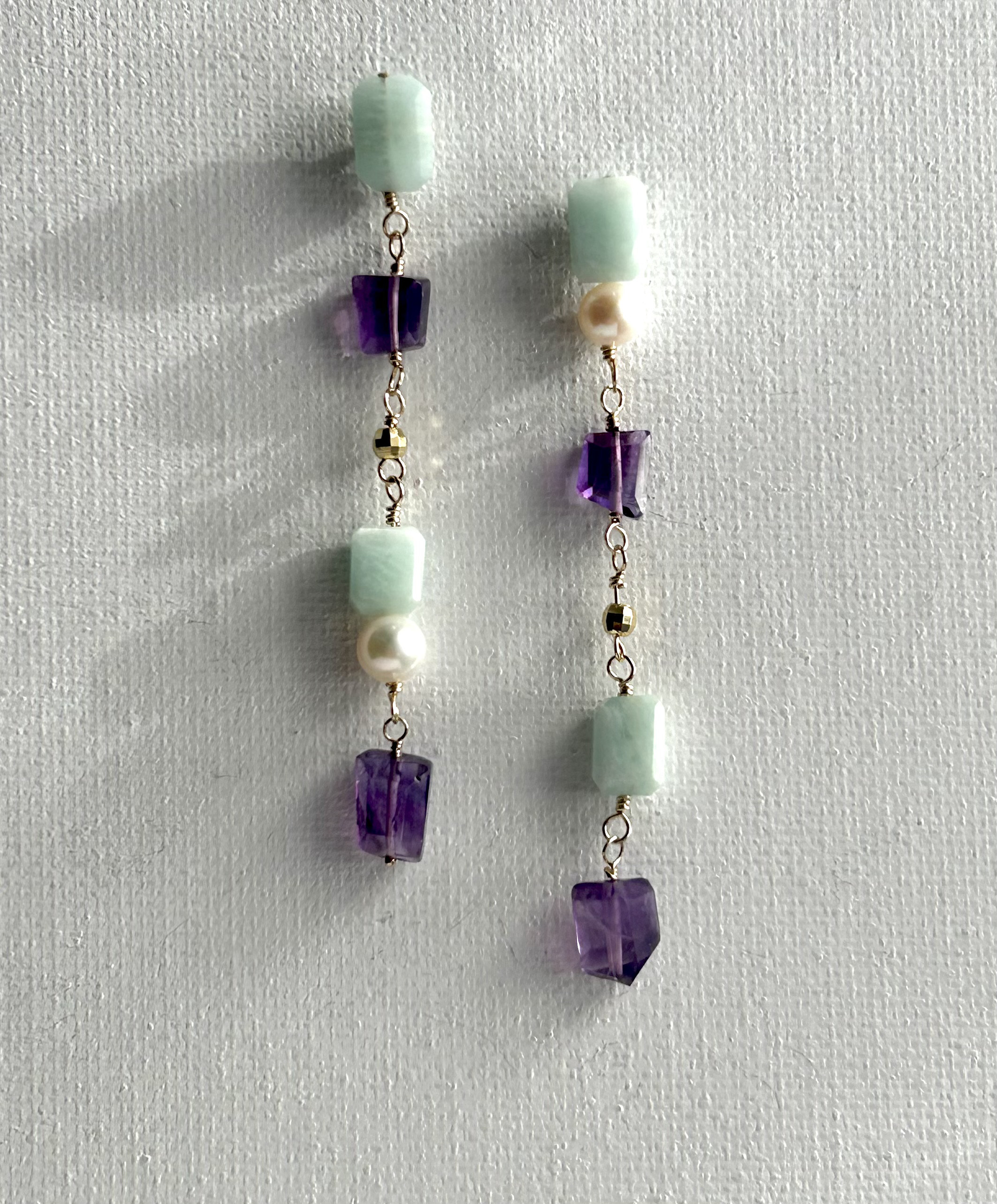 一点もの　アメジストとアマゾナイト、淡水パールの14kgfピアス