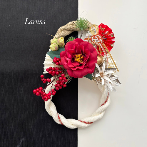 しめ縄、赤白しめ飾り 赤椿のしめ縄 南天の実 玄関に飾って楽しむ