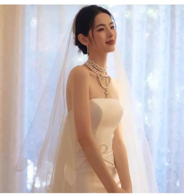 ウェディングドレス 白 黒 サテン リボン ノースリーブ 韓国風 結婚式 花嫁 演奏会 前撮り お呼ばれ AK421