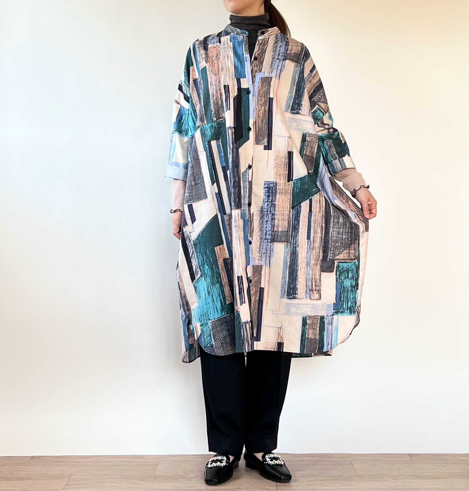 春の超早割♪【抽象柄アートなシャツワンピース コットンビエラ】前開き 羽織 ゆったり体型カバー