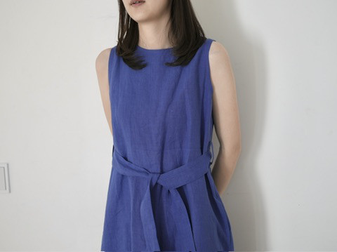 リネンブルーのマキシワンピース