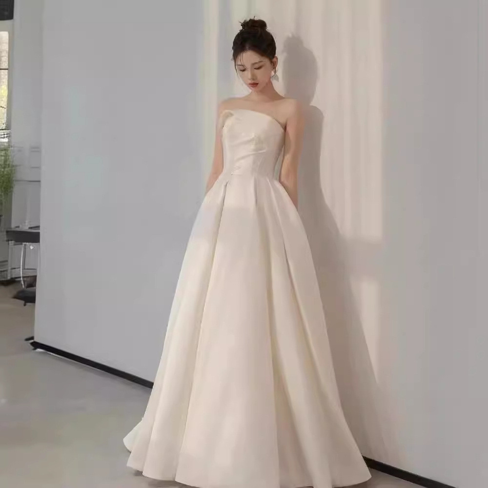 ウェディングドレス ベージュ 黒 サテン ノースリーブ シンプル 花嫁 パーティー 演奏会 前撮り お呼ばれ AK431