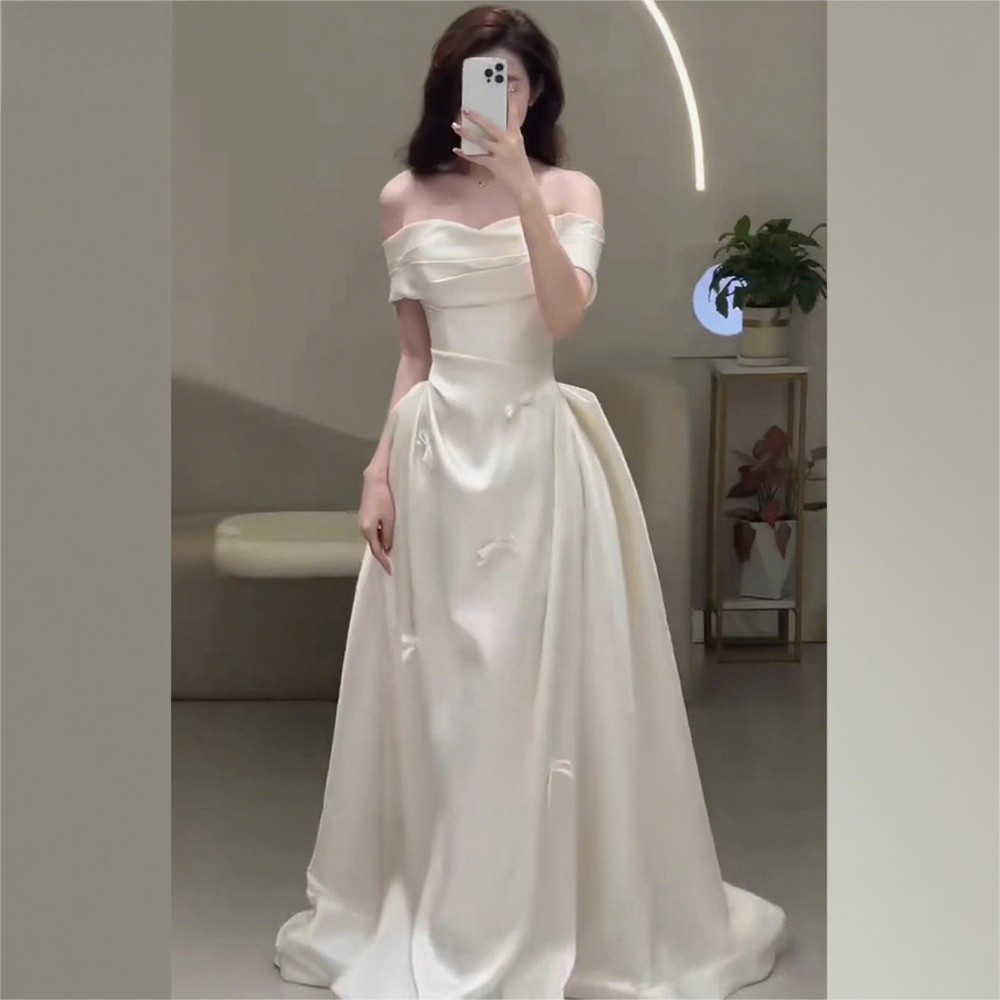 ウェディングドレス 白 サテン リボン オフショルダー シンプル 花嫁 パーティー 演奏会 前撮り お呼ばれ AK433