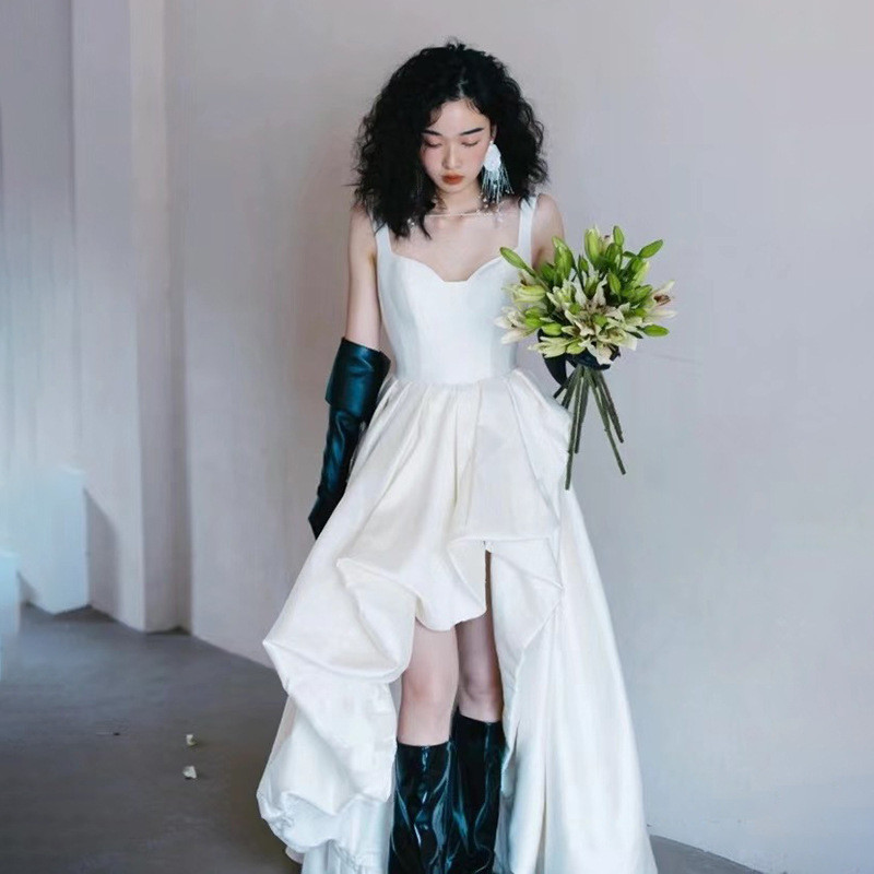 ウェディングドレス 白黒 サテン ノースリーブ シンプル 結婚式 花嫁 パーティー 演奏会 前撮り お呼ばれ AK434