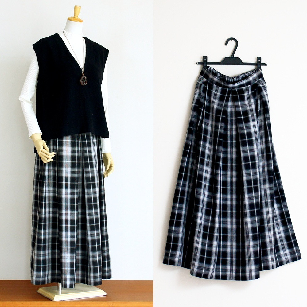 c_o_c_o_r_o　黒系ウールチェックのふんわりタックスカート