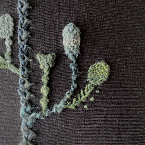 一点もの】『手紡ぎ糸のお花. f'』手刺繍ファブリックパネル 一点もの