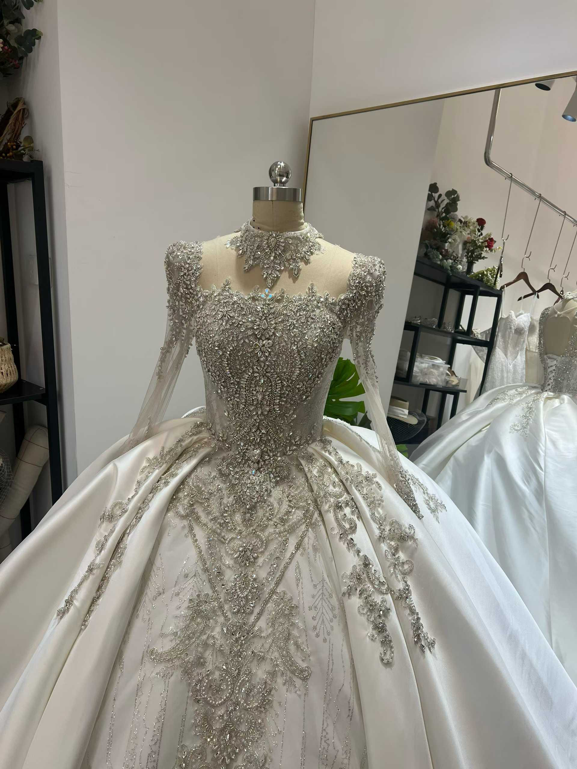 送料無料！ウェディングドレス 韓国風ドレス 贅沢 ハイネック ロングトレーン ブライダル ロングスリーブ 花嫁