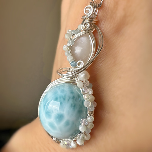 海と月の癒し✴︎ラリマーとムーンストーンのワイヤージュエリー