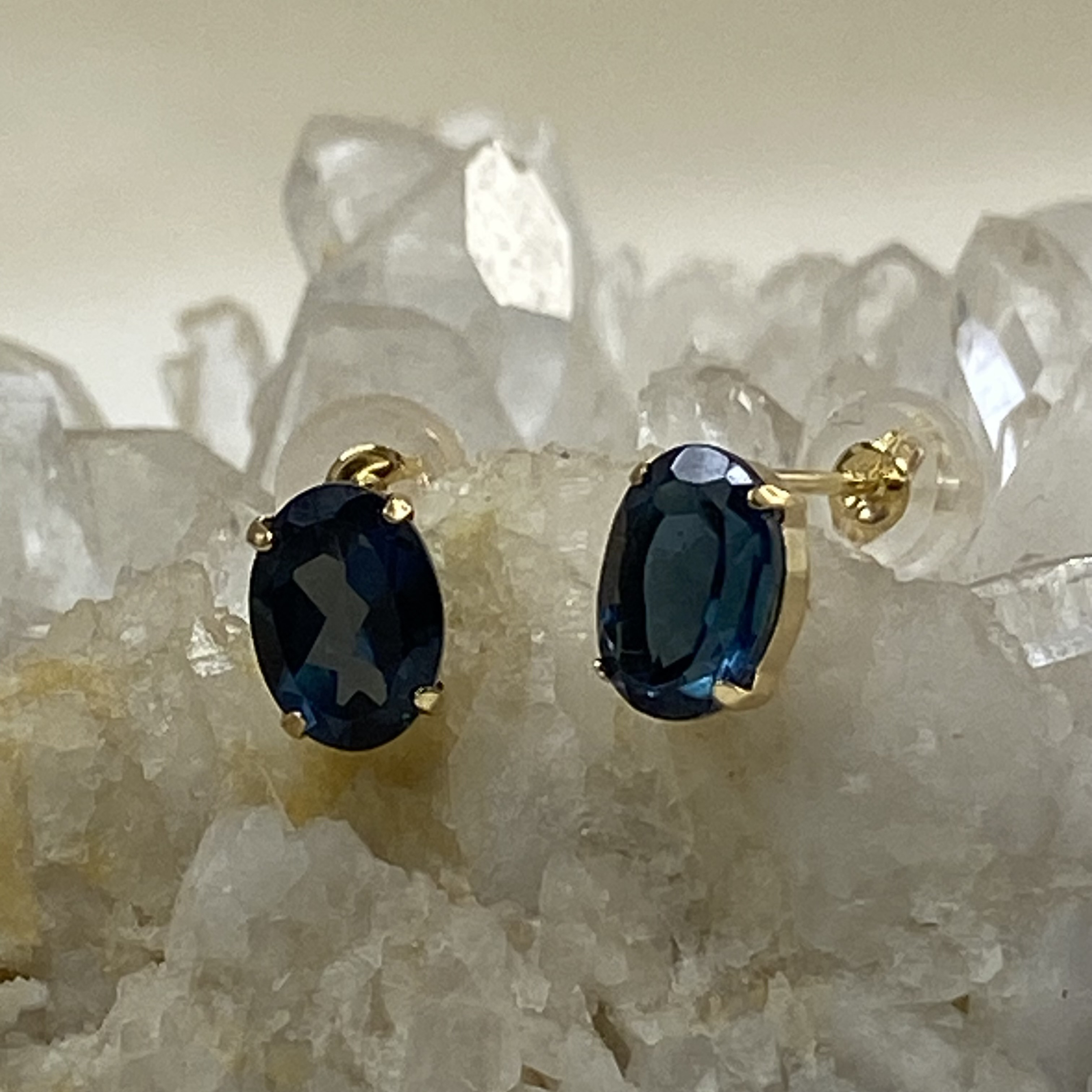 K18YG 天然ロンドンブルートパーズ オーバル スタッドピアス