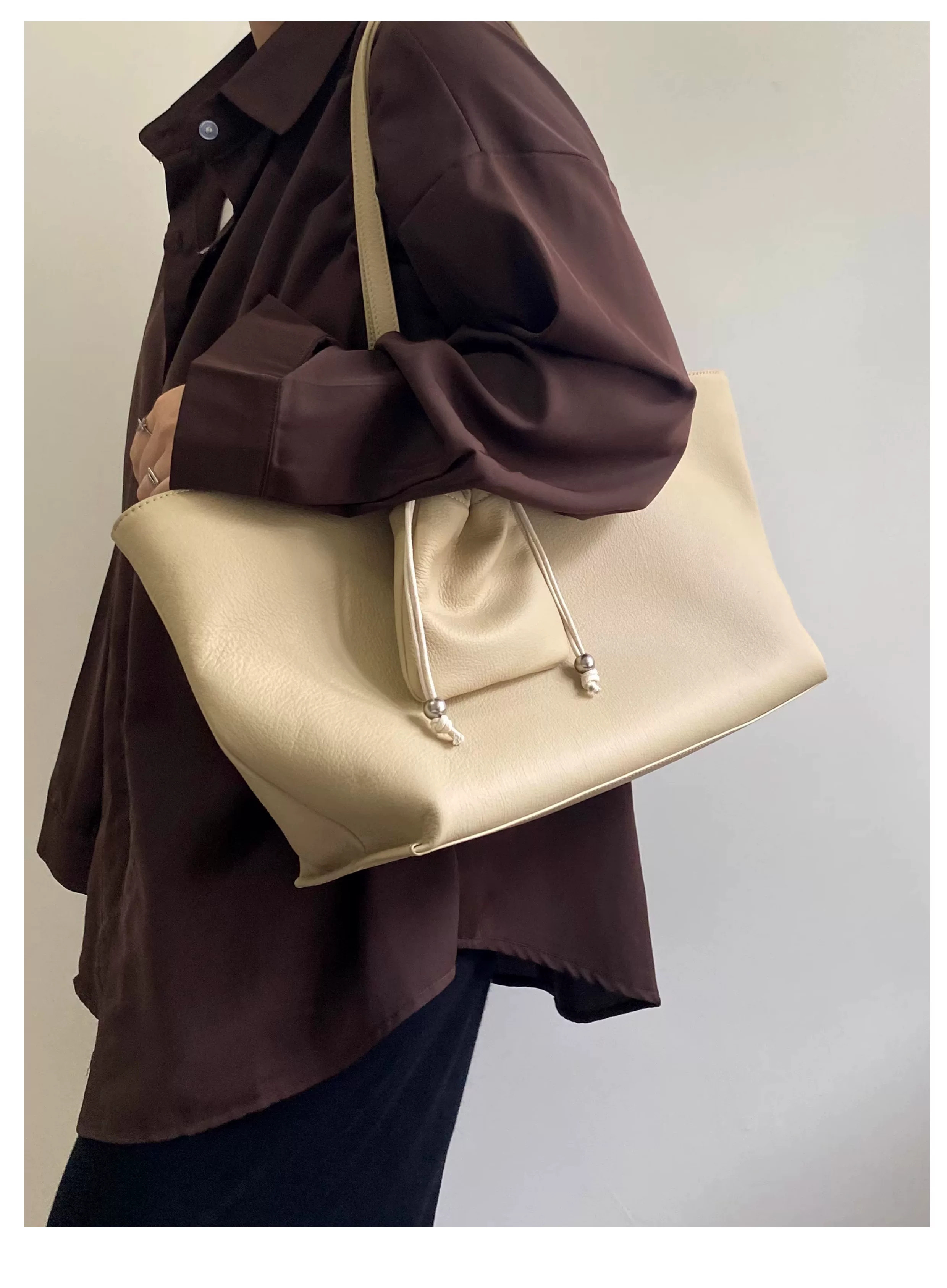 斜め掛けバッグ クーリエバッグ 肩掛 けカジュアル レディース パッチワーク ファー ボア 通勤 ミニトート キャメル