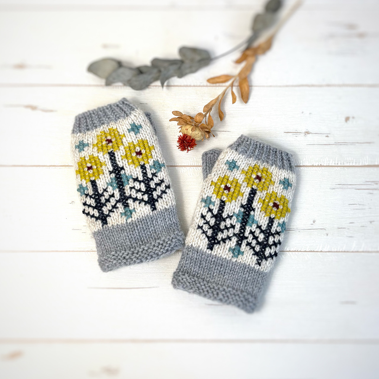 花刺繍ハーフミトン(L.Gray)