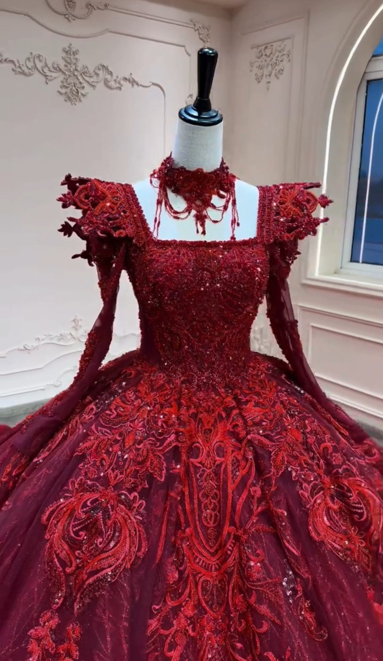 目立つ　おしゃれ　贅沢な総レース　フランス刺繍　高品質保証　ロングトレーン　ブライダル　カラードレスウェディング結婚式