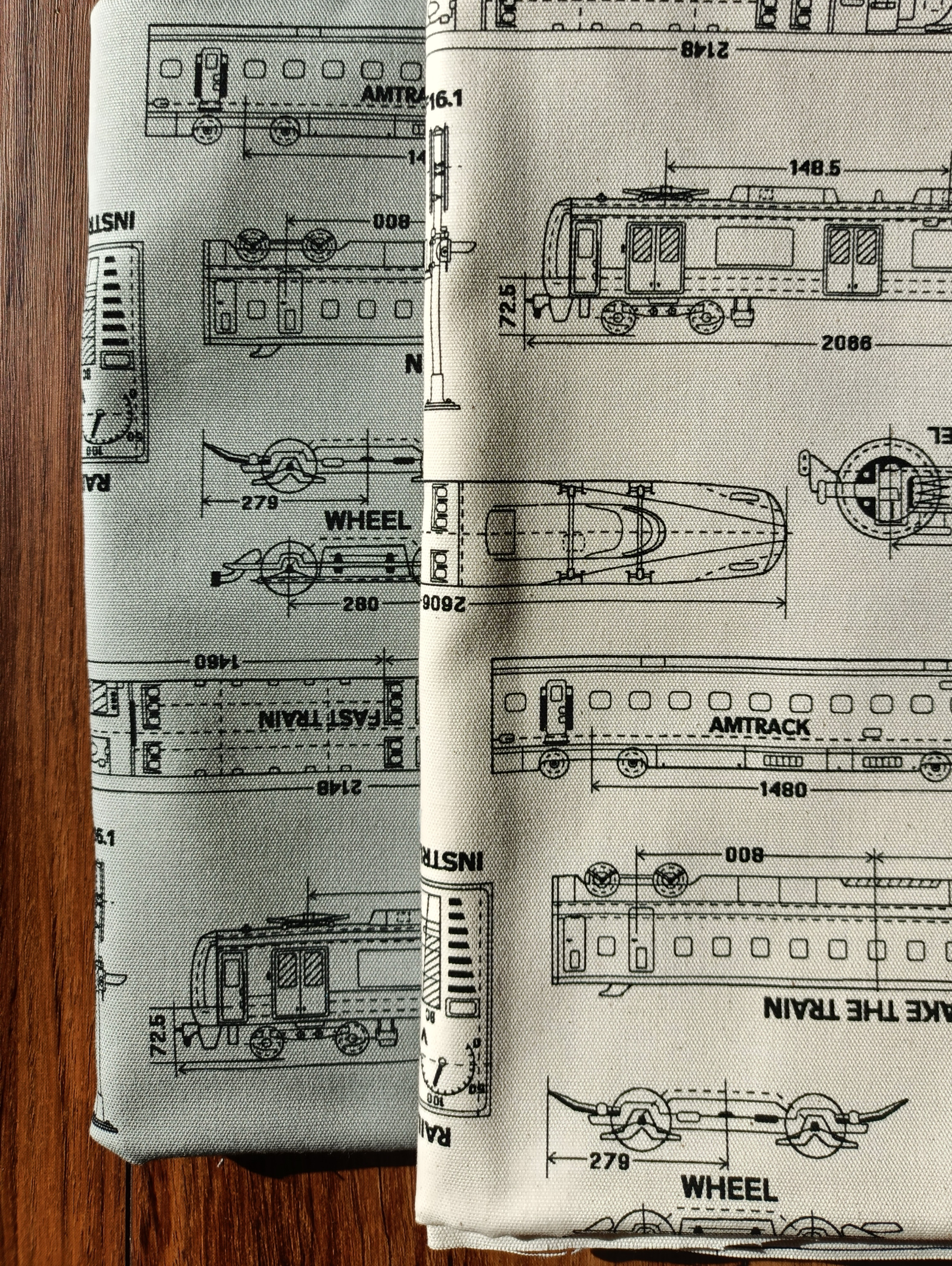 【オーダー★受注生産】おひるね布団カバー　電車　新作　ホワイト/グレー