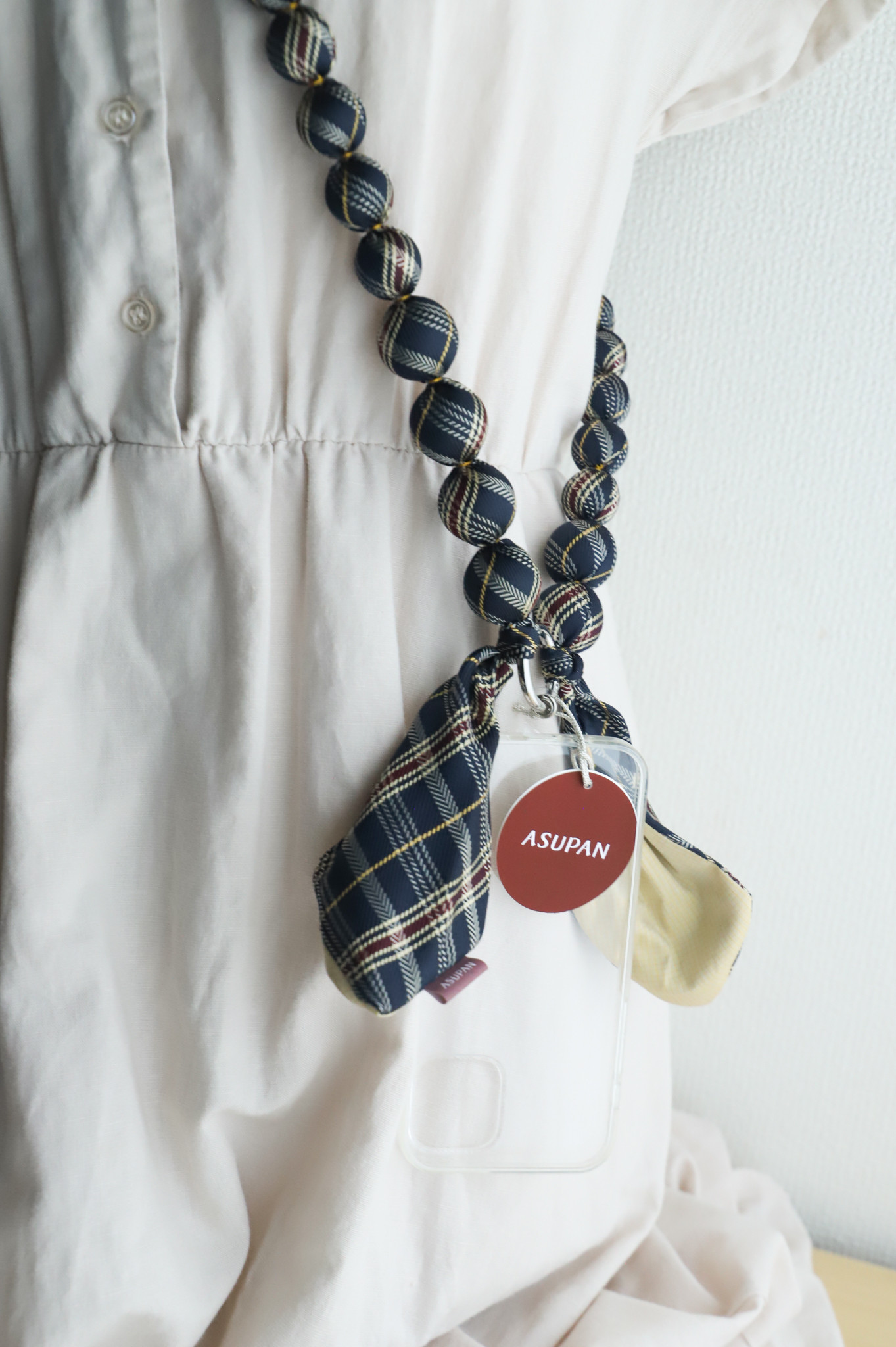 ぽこぽこスマホストラップ【ダークナイトチェック】