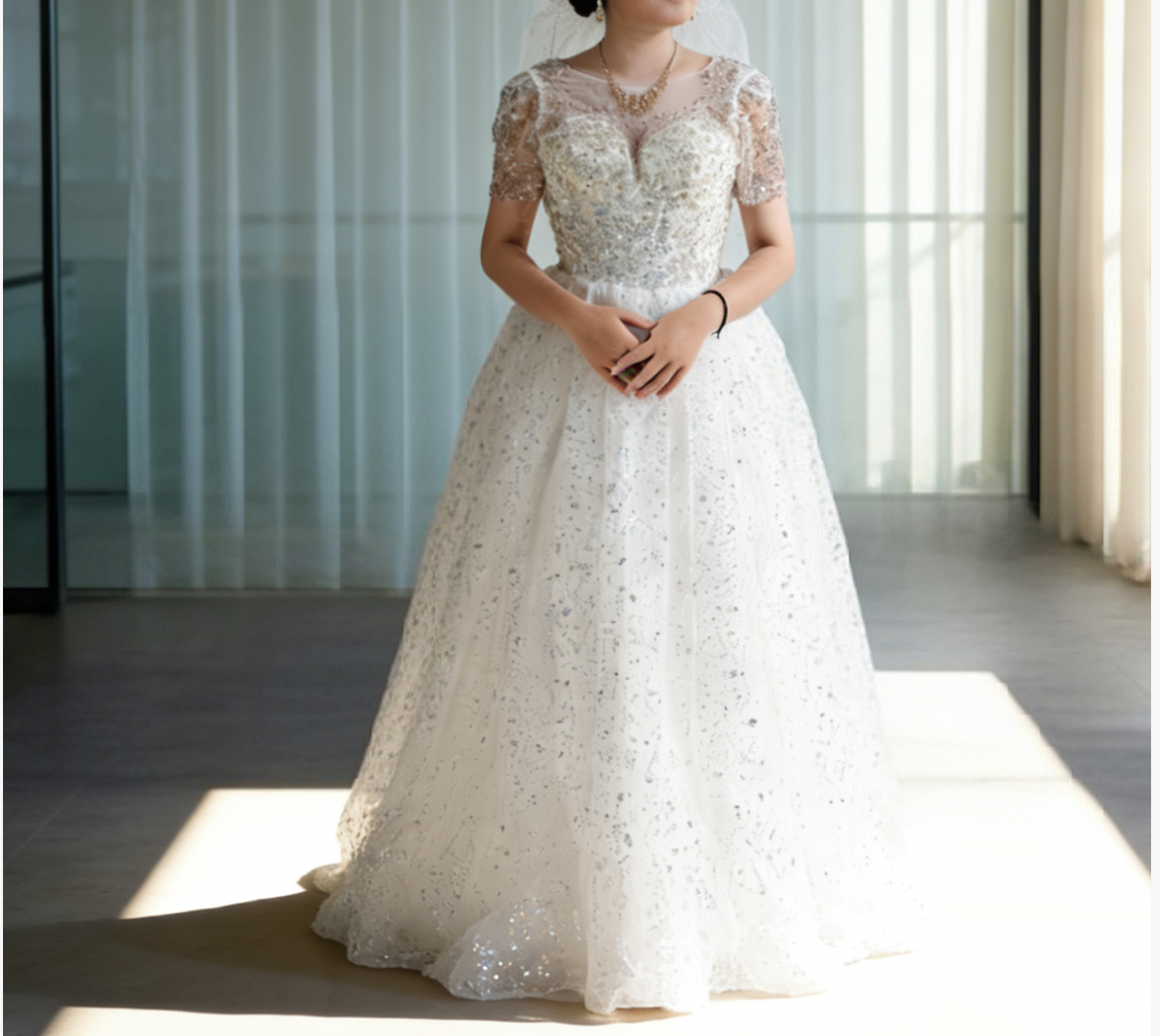 ホワイト パフスリーブ  ロイヤルブルー ロング きらきら シンプルライン 柔らかネット ウェディングドレスパーティー