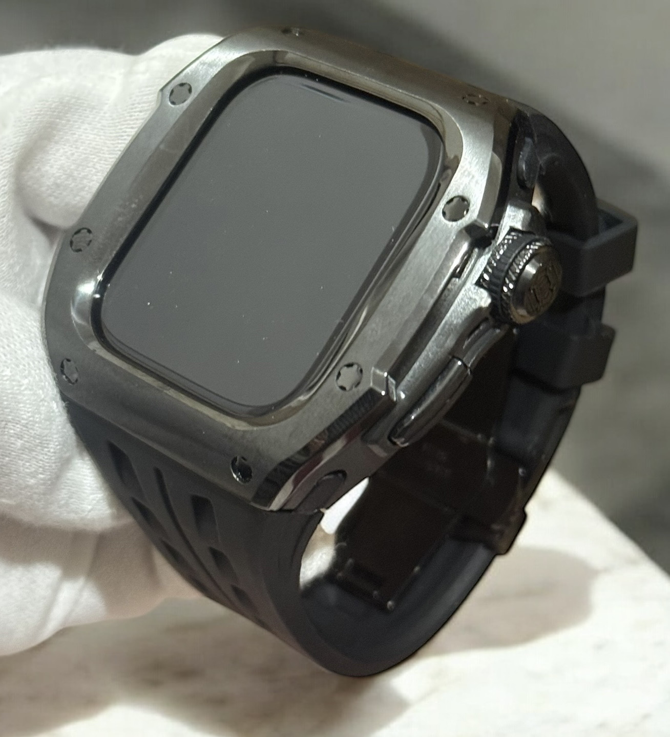 最新　ネジ工具不要　アップルウォッチカバーケースApple Watchラバーバンドベルト　46mm用