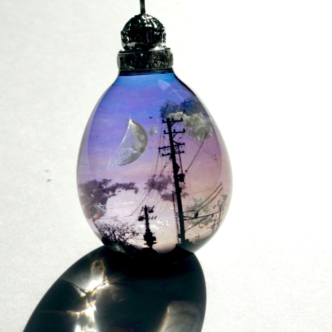 【オリジナル背景･電柱】雲レジン　私が見てきた景色　夕暮れ　空たまご  オススメ紐ペンダン