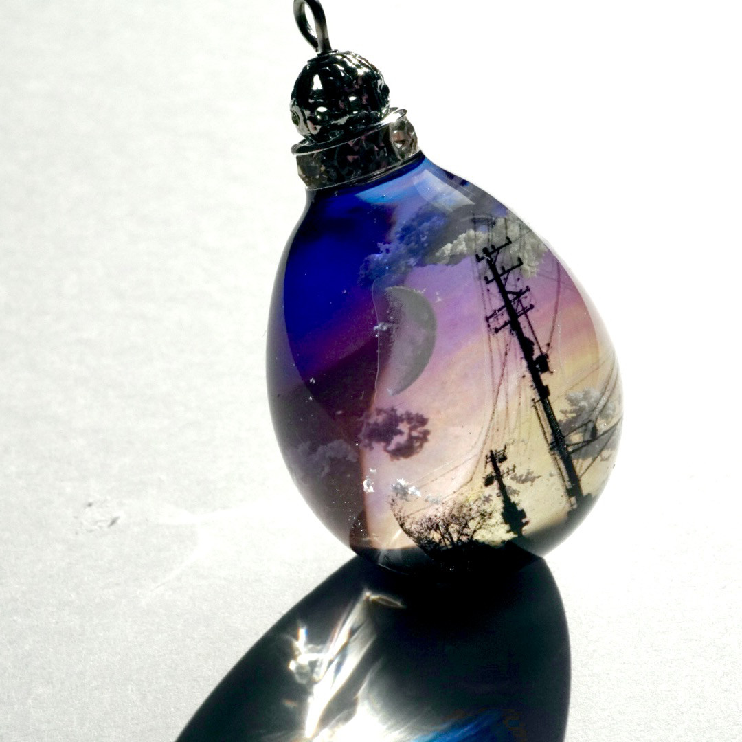 【オリジナル背景･電柱】雲レジン　私が見てきた景色　夕暮れ　空たまご  オススメ紐ペンダン