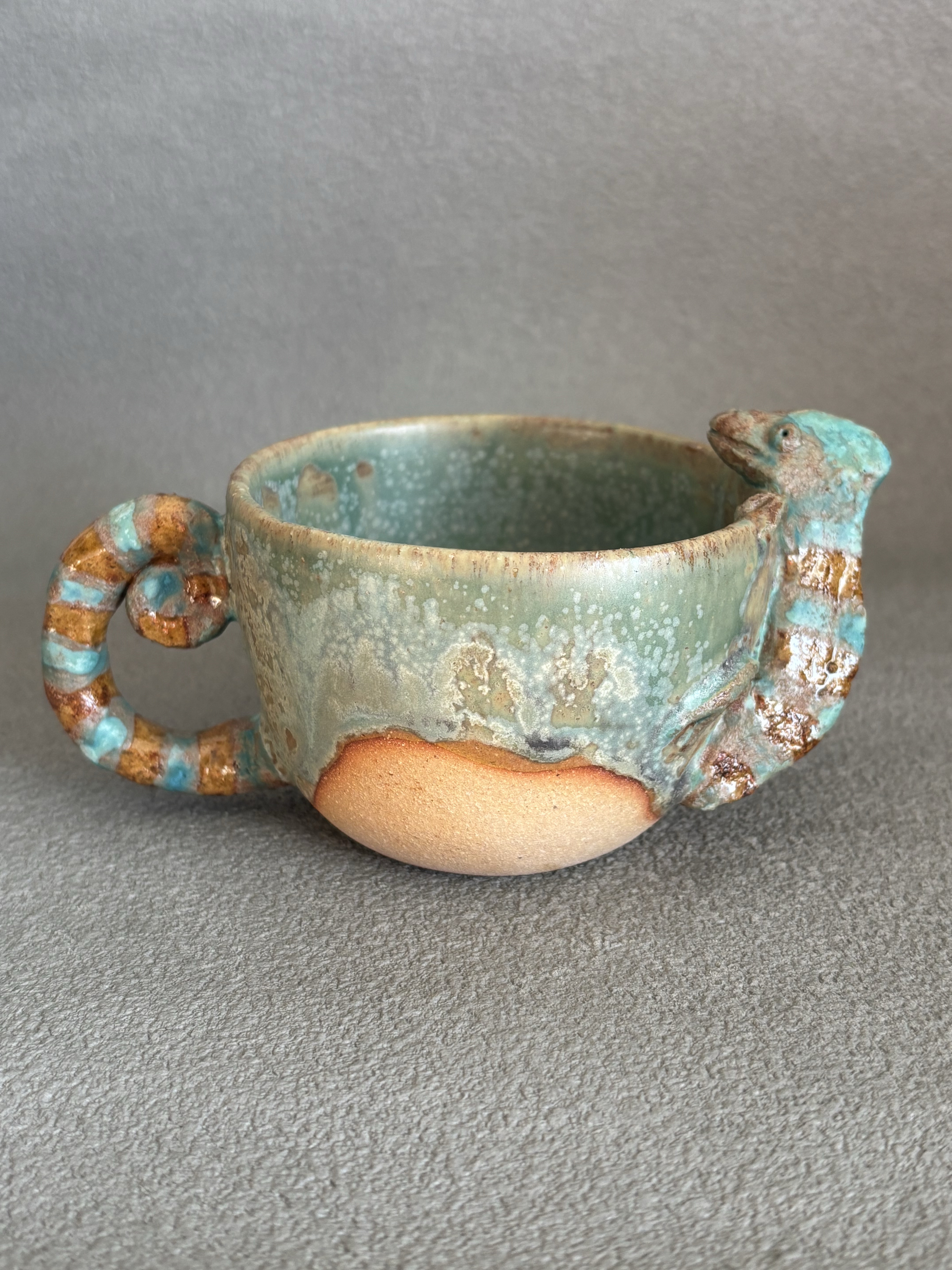 しましまぐるぐるカメレオン　コーヒーカップ　CC-8  エメラルドグリーン　釉薬だれ