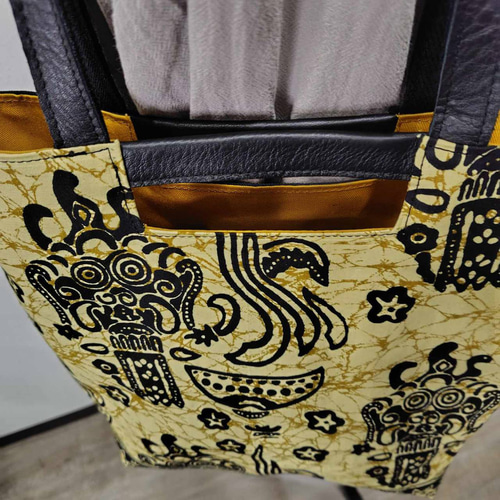 【再販】　インドネシアバティック　肩掛け　A4バッグ　ハンドメイド 再販】 インドネシアバティック 肩掛け A4バッグ ハンドメイド 再販