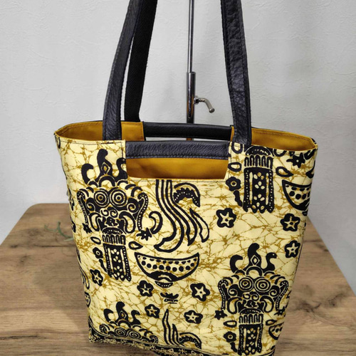 【再販】　インドネシアバティック　肩掛け　A4バッグ　ハンドメイド 再販】 インドネシアバティック A4肩掛けバッグ ハンドメイド 再販