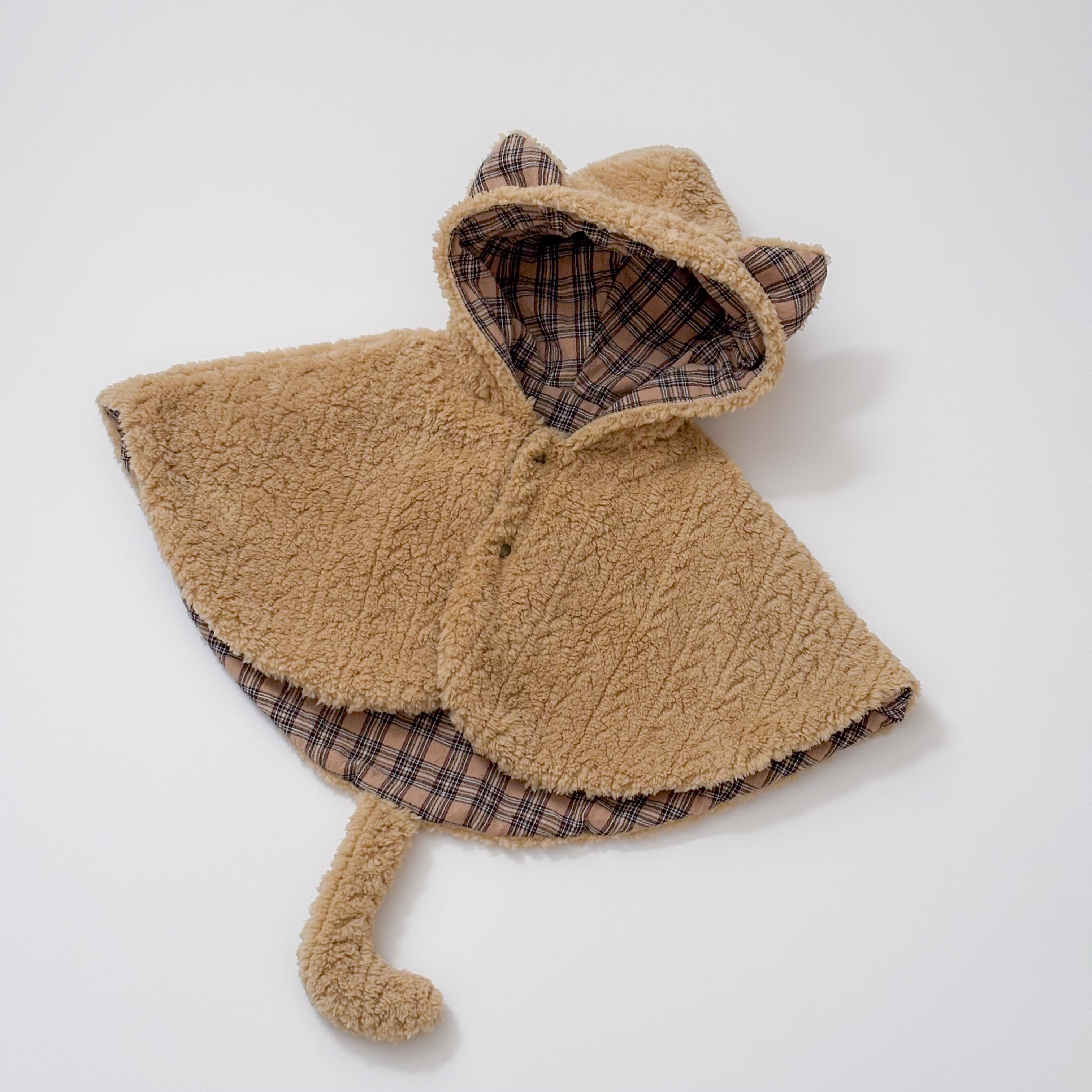 後ろ姿まで可愛いしっぽ付き猫耳ベビーポンチョ｜ふわふわファー｜ベビーアウター