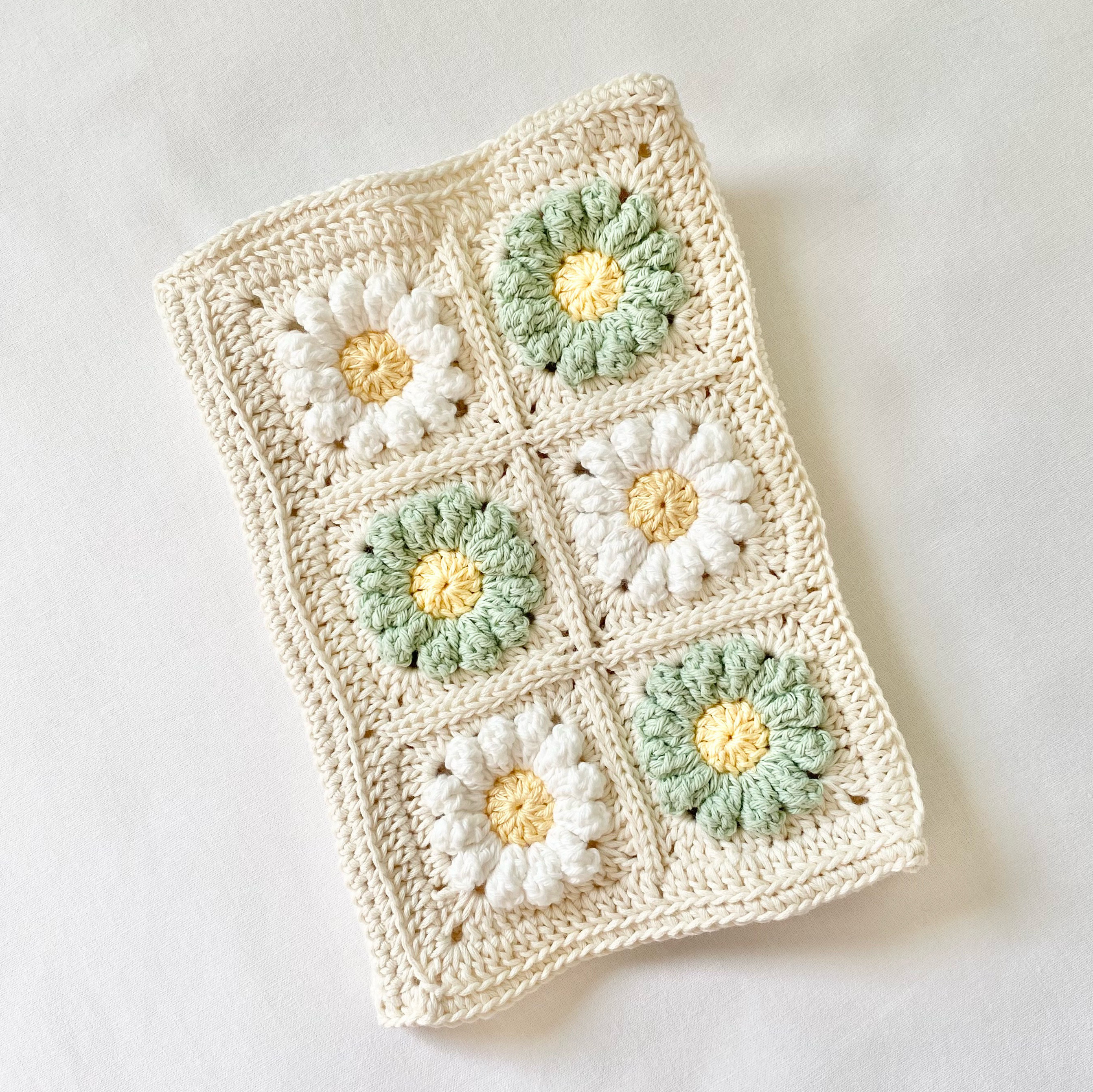 [四六判・B6判対応]お花モチーフのブックカバー｜編み物｜手帳カバー