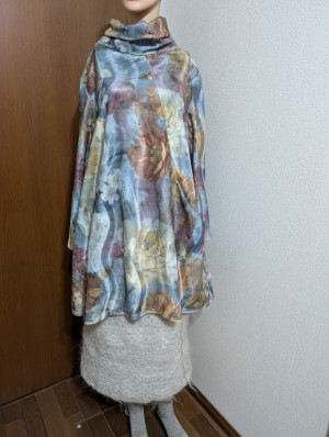 ブラウスウール生地とスカートマフラー使う物とバッグ付き