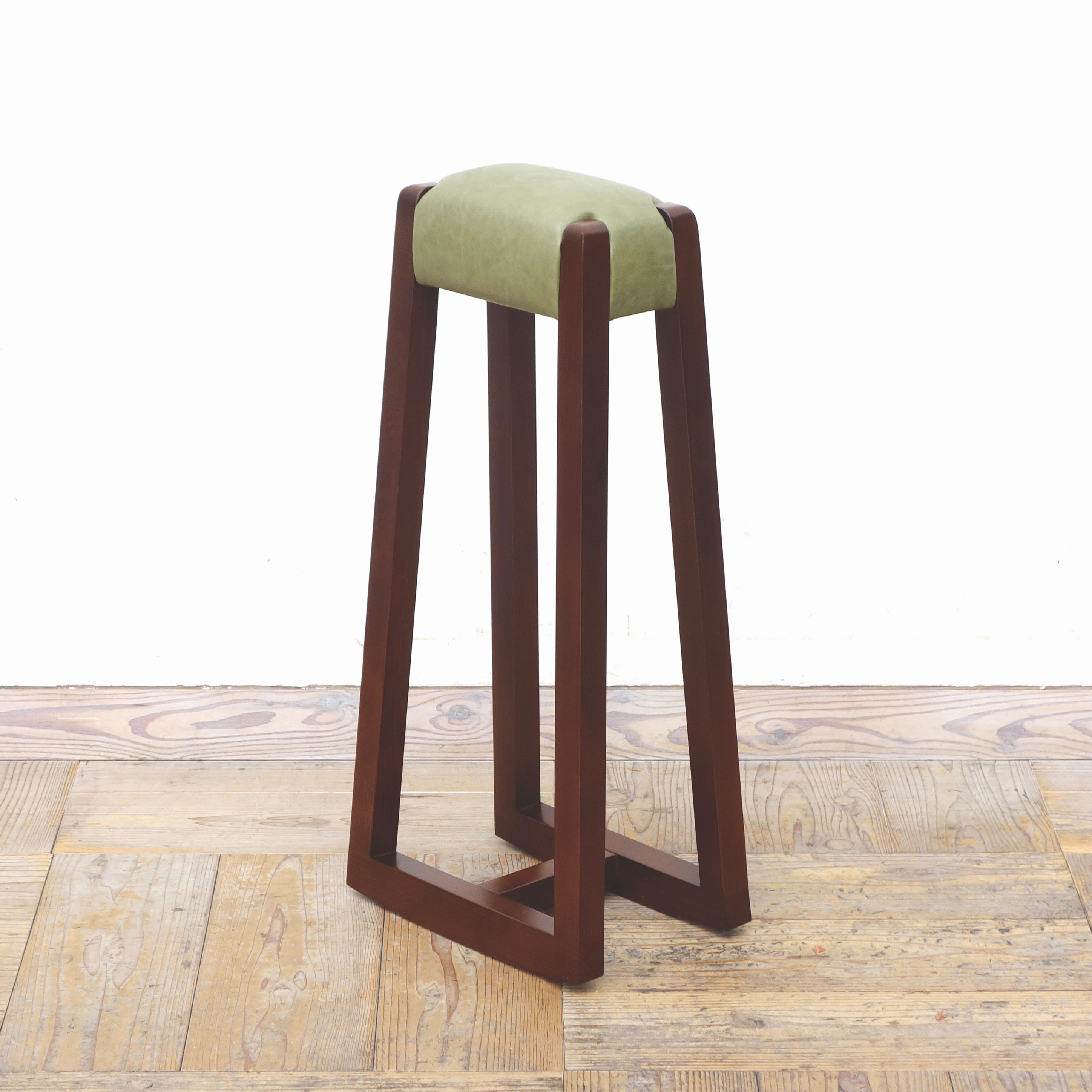 らくらスツール (ブラウン × 合成皮革オリーブ)