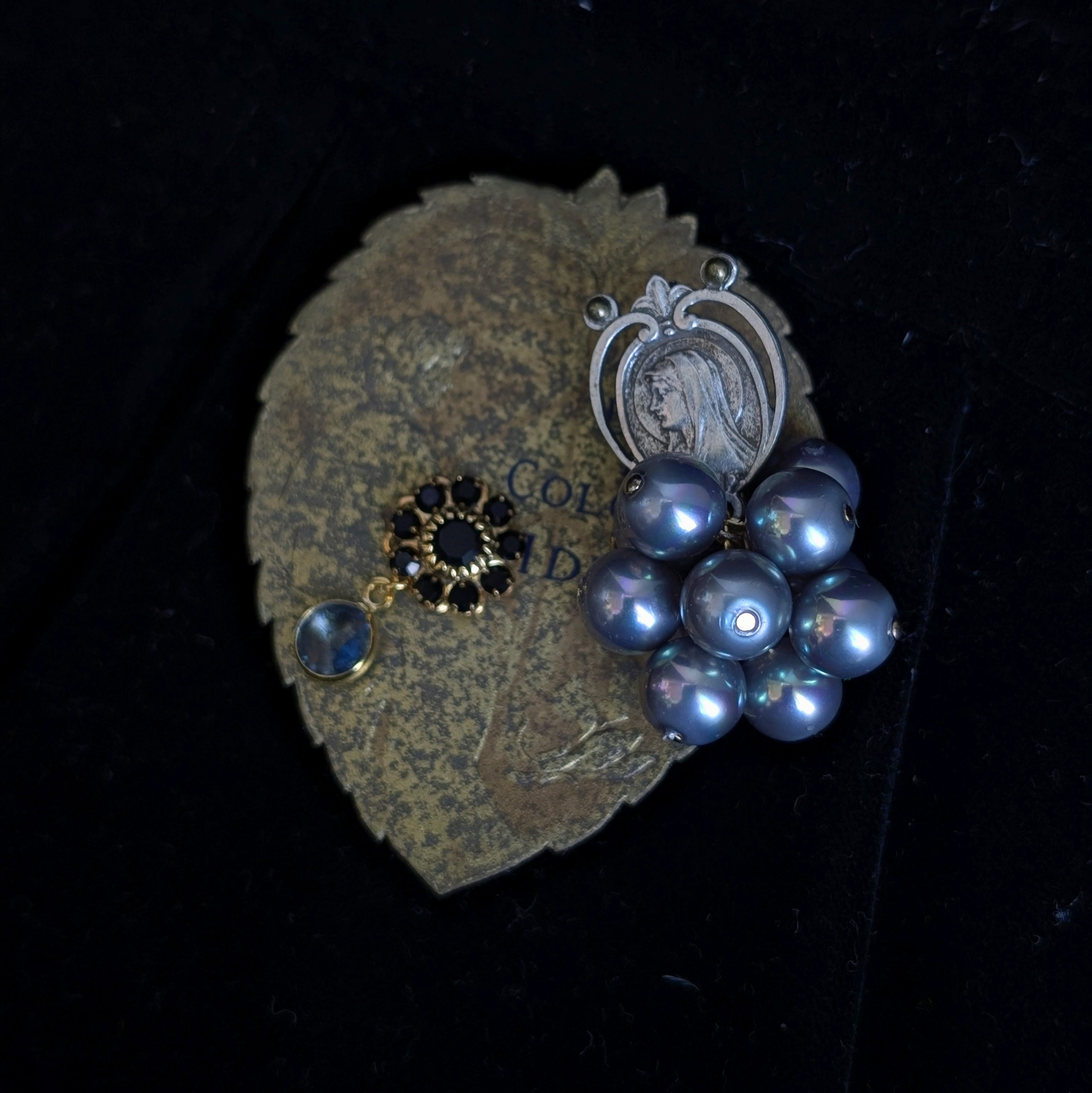 Iridescent｜玉虫色のパールが降りそそぐ、祈りを纏うヴィンテージイヤリング