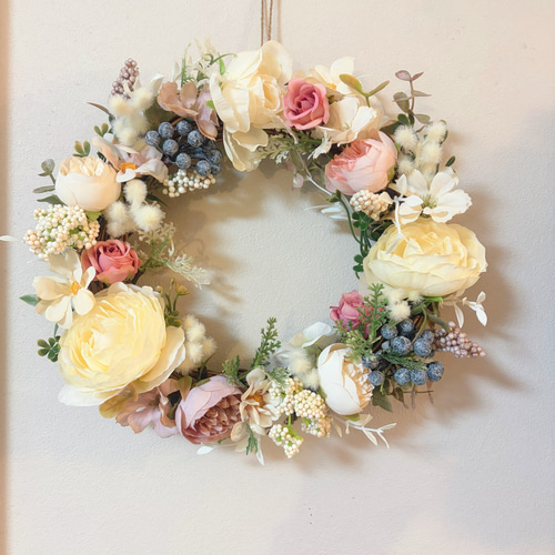 ホワイトミモザとラナンキュラスのリース 初春リース 初春 春 ミモザの