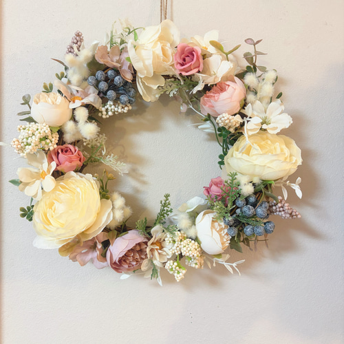 ホワイトミモザとラナンキュラスのリース 初春リース 初春 春 ミモザの