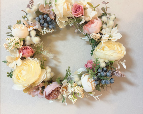 ホワイトミモザとラナンキュラスのリース 初春リース 初春 春 ミモザの