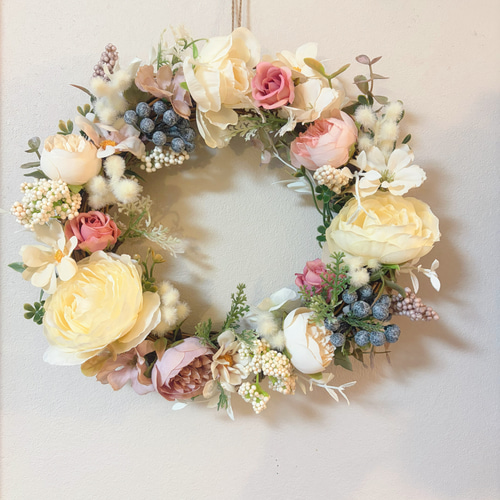 ホワイトミモザとラナンキュラスのリース 初春リース 初春 春 ミモザの