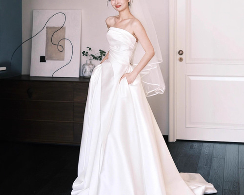 ウェディングドレス 白 黒 サテン ノースリーブ シンプル 韓国風 結婚