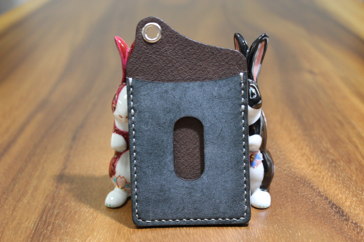 Ｈｅａｒｔ＆Ｄｉａ　手縫い　カラビナチェーン付き単パスケース　ブライドルレザー（ダークグリーン）