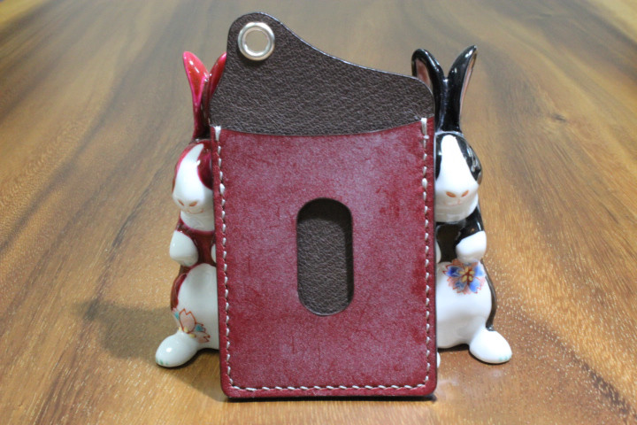 Ｈｅａｒｔ＆Ｄｉａ　手縫い　カラビナチェーン付き単パスケース　ブライドルレザー（レッド）