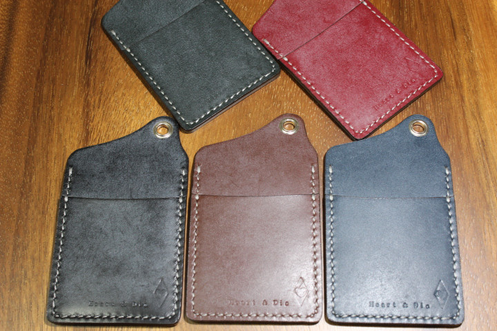 Ｈｅａｒｔ＆Ｄｉａ　手縫い　カラビナチェーン付き単パスケース　ブライドルレザー（レッド）