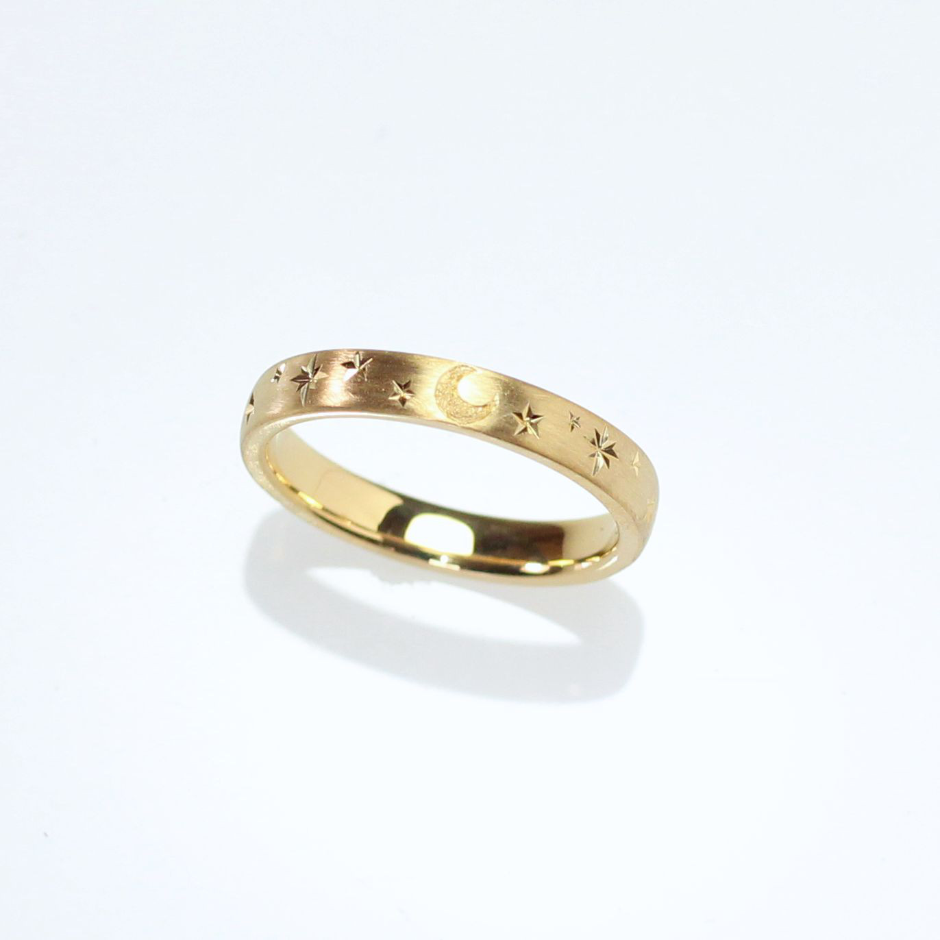 K18YG 手彫りリング(月・星)