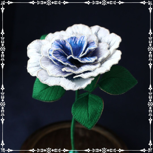 立体刺繍花『Winter Rose (Blue White)』/ガラスドームの薔薇 立体